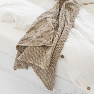 Beige linen waffle towel SET: hand, face, body linen towels. Beige linen towels. Fluffy, absorbent linen waffle towels. Quality bath linens. 画像 9