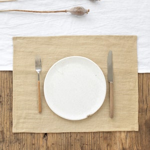 Sandy Beige Linen Placemats – Set of 2 Rustic Flax Table Mats – Stonewashed Natural Table Decor – Neutral Soft Farmhouse Kitchen Textiles