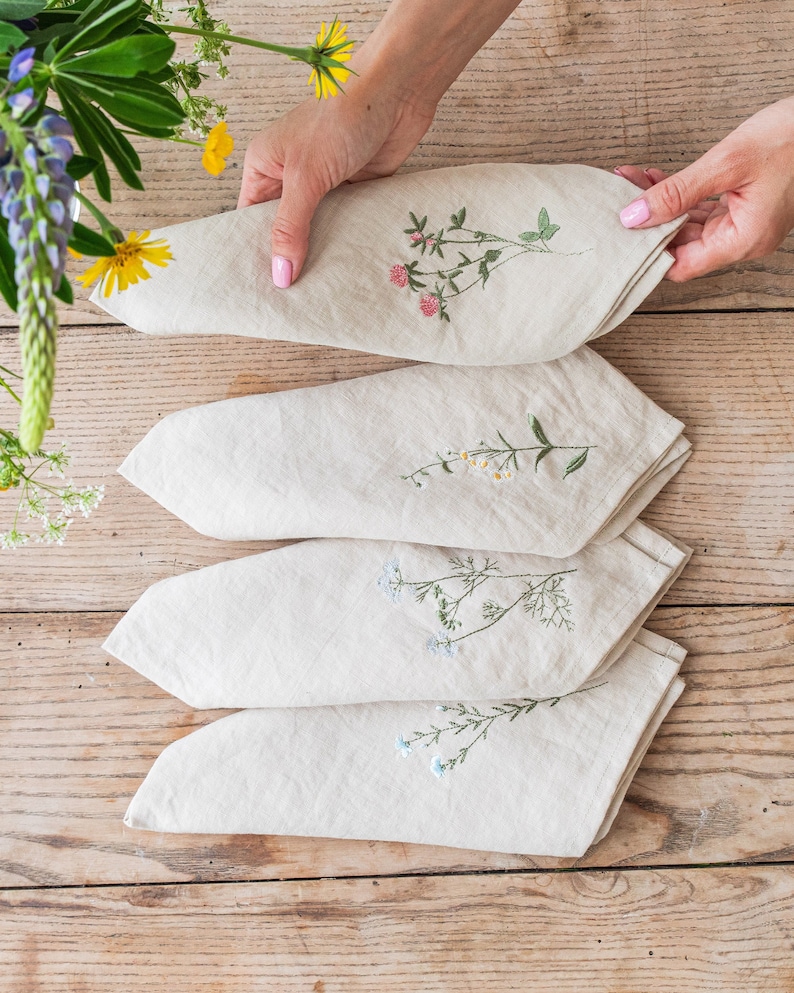 MagicLinen Wildflower Embroidered Linen Napkin - Thumbnail 4