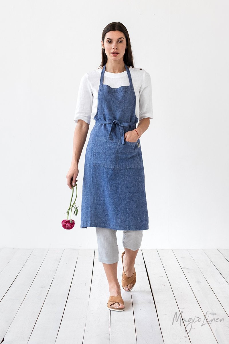 Tablier en Lin avec Poches Texture Denim Bleu. Tablier Pour Femme. Complet Cuisiner, Jardiner.