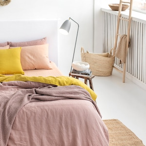 Linen bedding set in Woodrose Dusty Pink. King/ Queen washed linen duvet cover set with 2 pillowcases. image 9