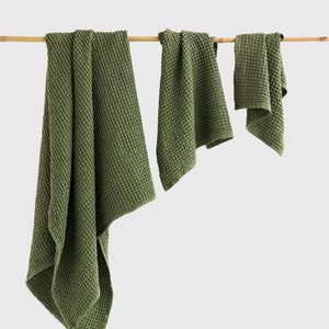 Etsy - Forest green green waffle towel set (3 pcs) by MagicLinen