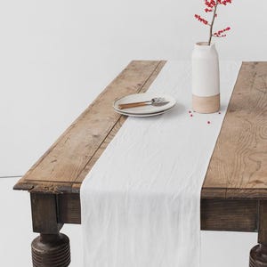 Chemin de table en lin blanc - Décoration de table minimaliste nette - Style de table de ferme ou de mariage - Idée cadeau ou vacances personnalisée en pur lin