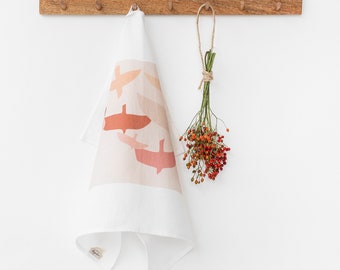 Linen tea towel in birds print. Kitchen towel. Dish towels. Artsy kitchen