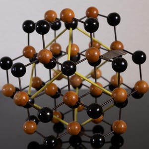 Vintage molecular atomic structure model of Diamond These models, used for chemistry education classroom purposes 50/60 .