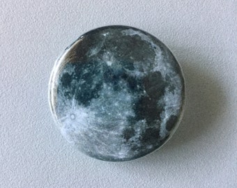 Full moon button / Lunar button / Full moon fridge magnet / Astronomy button / Full moon pin / Planet button / Planet pin