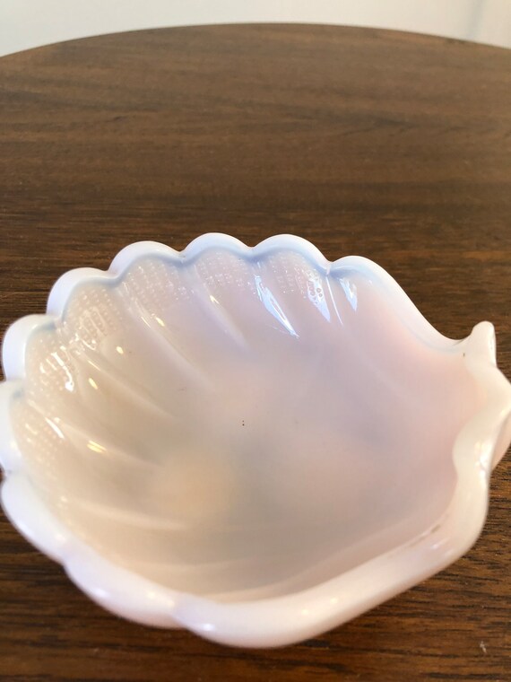 Creamy Pale Pink Shell Footed Trinket Dish Cambri… - image 5