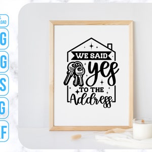 Op de afbeelding: Zwart-wit grafisch ontwerp met een huisvorm en sleutels. De tekst luidt "We said yes to the address".