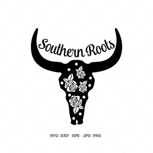 Puede incluir: Silueta negra de un cr&aacute;neo de toro con rosas blancas y lunares. El texto "Southern Roots" est&aacute; por encima del cr&aacute;neo.