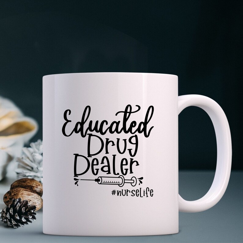 Infirmière chemise Svg, Tee étudiant infirmier, cadeau infirmière, cadeau infirmière drôle, cadeau pour RN, trafiquant de drogue instruit image 5