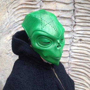 Máscara de extraterrestre verde, extraterrestres, máscaras, casco alienígena, invasor, OVNI, Extraterrestres, máscara de mascaradas, carnaval, traje, cosplay, máscara de asaltante, arte imagen 2