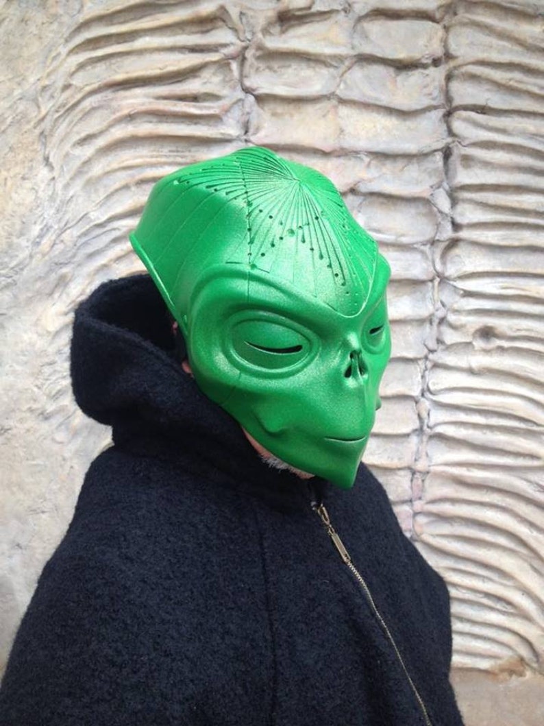 Máscara de extraterrestre verde, extraterrestres, máscaras, casco alienígena, invasor, OVNI, Extraterrestres, máscara de mascaradas, carnaval, traje, cosplay, máscara de asaltante, arte imagen 2