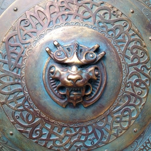 Ancient Shield, Larp Shield, Cosplay Props, Sculpture, Larp Armor, Ancient Replica, Shield, Lion Sculpture, Shield Props, Shield Armor, Art
