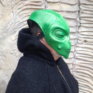 Máscara de extraterrestre verde, extraterrestres, máscaras, casco alienígena, invasor, OVNI, Extraterrestres, máscara de mascaradas, carnaval, traje, cosplay, máscara de asaltante, arte imagen 4