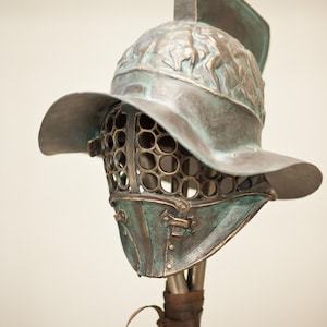 Ancient Pompey Gladiator Helmet, Roman Helmet, Ancient Bronze Sculpture, Ancient Military Armor Quality Replica Art Larp Helmet Armor Helmet