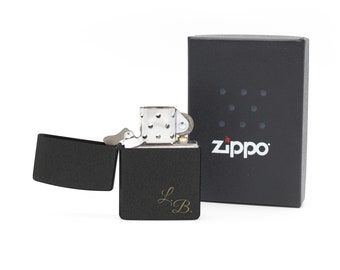 Feuerzeug mit Gravur - Zippo Black Crackle - Benzinfeuerzeug mit individueller Wunschgravur - persönliche Geschenkidee