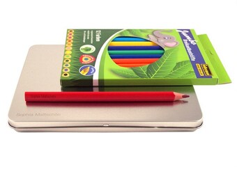 Jumbo crayons with Name engraved + Metal Box