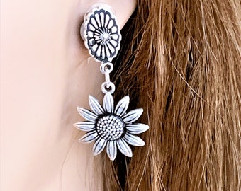 Silver Daisy Clip on Earrings for Women, Short Lightweight Silver Clip-on Dangle Earrings, Simple silver flower drop earrings, unpierced ear
