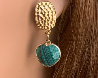 Heart Shaped Malachite Clip on Earrings for Women, Small short lightweight green real stone dangle earrings for unpierced ears, goldplate.