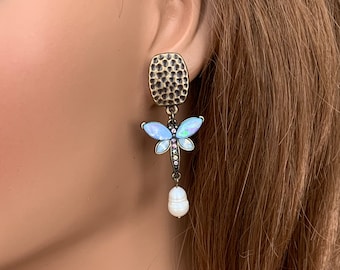 Pearl Blue Butterfly Clip on Earrings for Women, Short lightweight sparkly dangle earrings with white pearls and bronze clips, unpierced ear