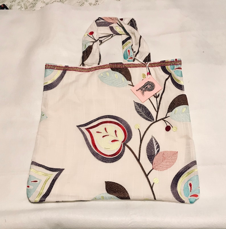 With An Inside Pocket A Ladies Mixed Fabric Shopping Bag