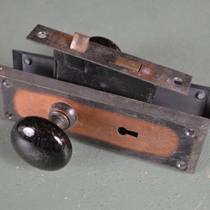 Skeleton Key Lock, 1930 Yale Entry Lockset, Plated Metal and Black Ceramic Door Knobs,   #676