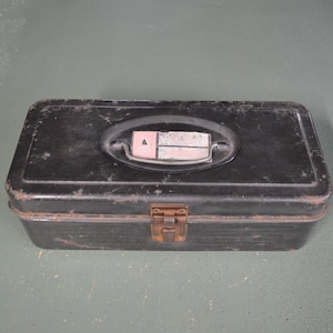 Metal Utility Box, Vintage Tool Carry Case, Old Woolworth Equipment, #757