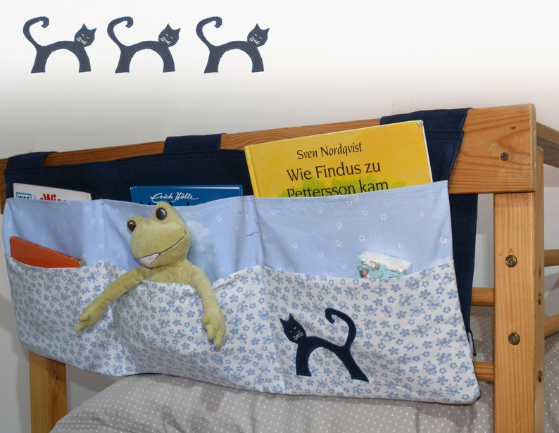 Großes Bettutensilo 6 Taschen Miezekatze Knallerbse Ordnung am Hochbett u. Jugendbett mit Blümchen u. Katze in blau weiß Bild 1