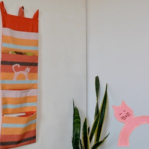 Wandutensilo Miezekatze Knallerbse Wandutensilio mit Katze in rosa, orange, blau, rot schafft platzsparend Ordnung Bild 8