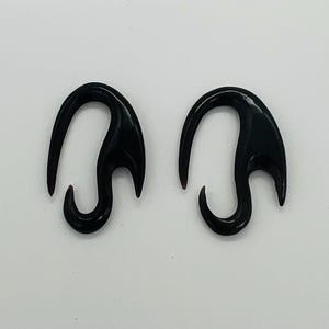 Alargadores de orelha de chifre de búfalo esculpidos à mão: brincos cônicos tribais 4 mm/6G