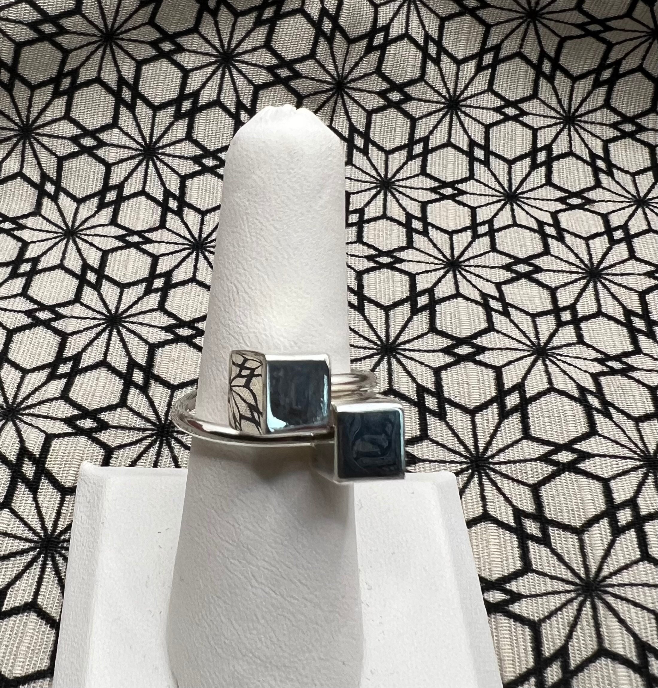 Sterling silver 925 ring with square double cubes dice 2mm band