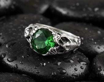 Ornate Double Frog Ring 925 Sterling Silver Emerald Green CZ Gemstone Nature-Inspired Statement Ring