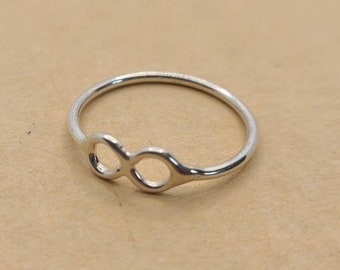 Tidlös Infinity Loop Sterling Silver Band 1 mm Stapelring