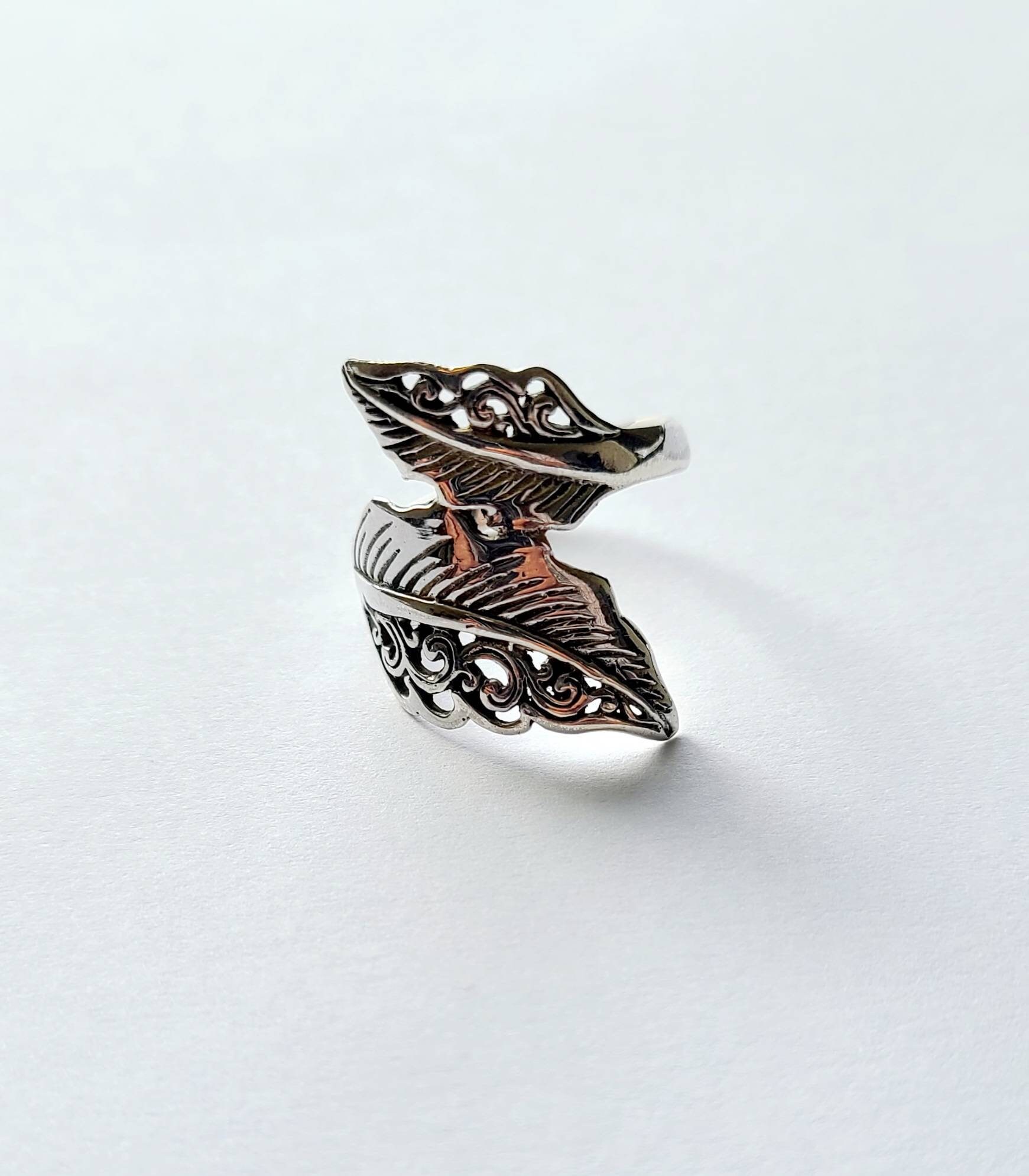 High Polish 925 Sterling Silver Marijuana Leaf Ring - Filigree Rope Band (Size 9)