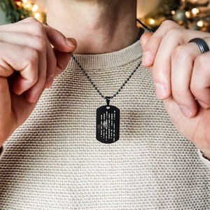 Collar con placa de identificación personalizada para hombre - Collar grabado con coordenadas - Regalo único para el Día del Padre para hermano, papá, novio, soldado militar - Artillero