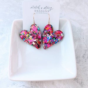 Acryl dikke glitter hartoorbellen, hangoorbellen hart, wonky hartoorbellen, valentijnoorbellen, glitter hartoorbellen