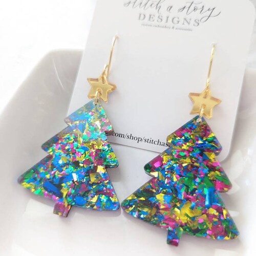 Acrylic confetti Christmas tree earrings with gold star, gold glitter Christmas tree earrings, acrylic Christmas tree