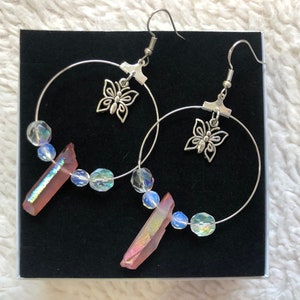 Rough pink butterfly quartz hoops