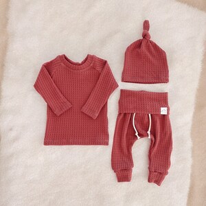 Brick Red Waffle Knit Baby Outfit - Fall Gender Neutral Baby Clothes | Solid Color Baby Outfit | Autumn Baby Wear | Warm Winter Baby Clothes