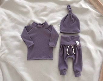 Purple baby girl outfit, 2 piece set, rib knit baby clothes, coming home outfit, minimal girl clothes, newborn baby shower gift, lilac.