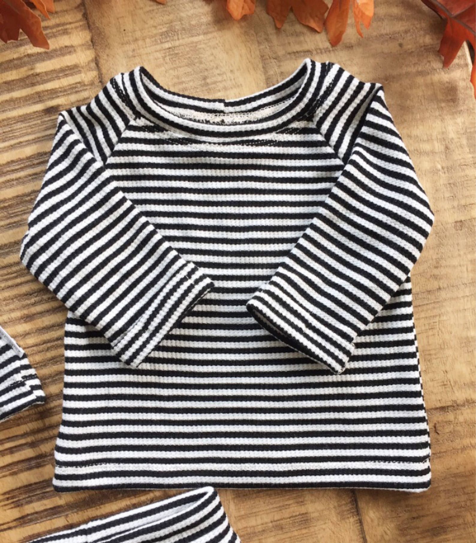 Gender neutral baby outfit black and white stripes baby boy | Etsy