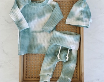 Sage Tie Dye Waffle Outfit, spring baby clothes, neutral baby outfit, warm baby boy clothes, hippie baby, newborn boy coming home outfit.