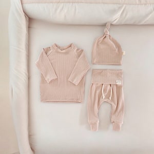 Traje de niña rosa Pointelle, traje de niña recién nacida de primavera que regresa a casa, ropa de niña bebé, traje de niña bonita para llevar a casa, regalos para bebés. imagen 1