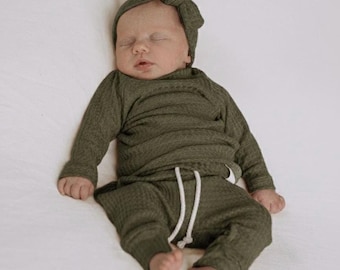 Green Waffle Knit Baby Outfit - Neutral Baby Coming Home Outfit | Unisex Baby Shower Gift | Cozy Baby Layette Set | Subtle Baby Clothes