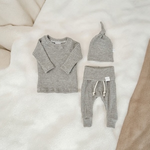 Gray Waffle Knit Baby Outfit - Gender Neutral Coming Home Outfit | Infant Hospital Outfit | Unisex Baby Gift Set | Newborn Winter Clothes