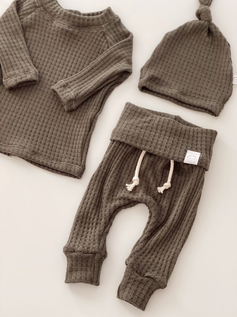 Green waffle knit outfit newborn boy coming home outfit Etsy