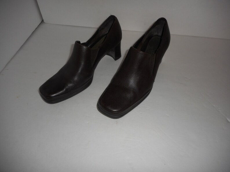 ON SALE Really Cute Brown Color Leather Booties by Aerosoles size 6.5B Nice