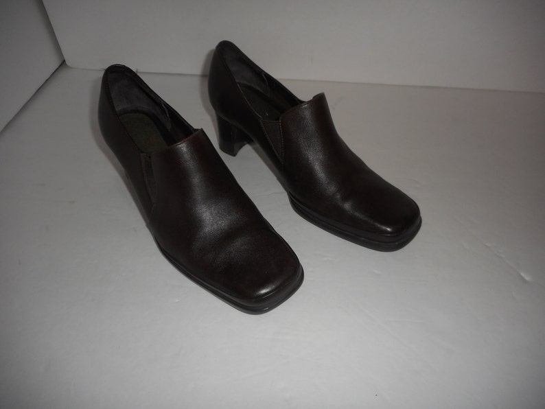 ON SALE Really Cute Brown Color Leather Booties by Aerosoles size 6.5B Nice