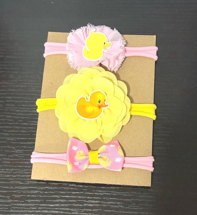 Ducky Theme Baby Girl Gift Basket/ New Baby Gift Basket/ Baby Shower Gift/ Welcome Baby Gift/ Baby Gift Basket/ Baby Basket with Blanket afbeelding 5