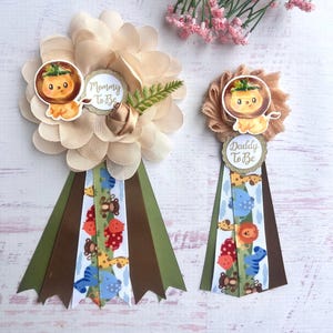 Safari Baby Shower Corsage ,Jungle Safari Baby Shower Pins ,Mom and Dad Pins ,Family Baby Shower Pins ,Mommy Corsage, Mommy Ribbon